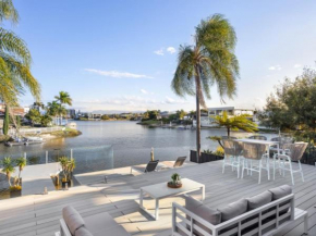 Waterside Lifestyle Luxury 4BR Retreat with Pool
